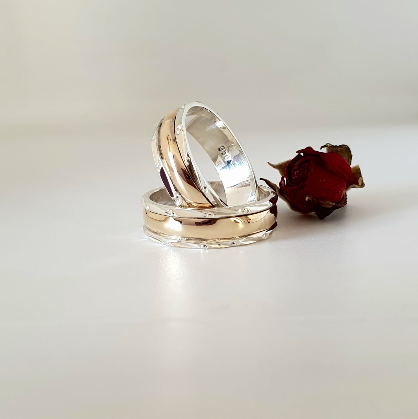 Anillo Argolla Plata con Oro 18 kl (2x$100.000)