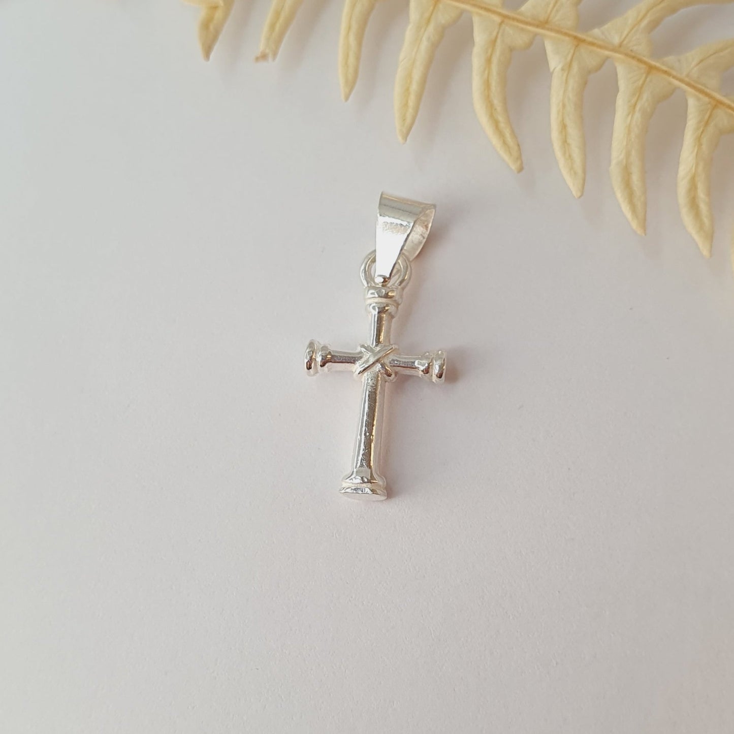 Cruz de Plata mini 15mm