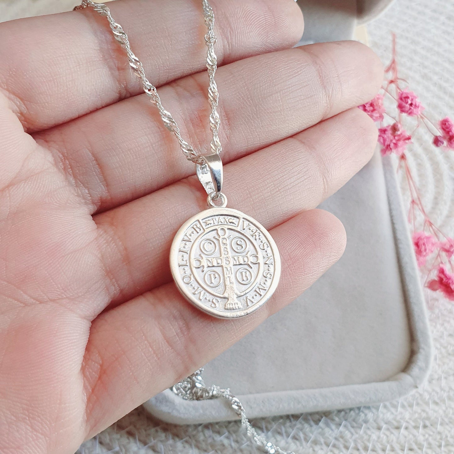 Medalla de Plata San Benito 18mm. - Joyas Alicanto