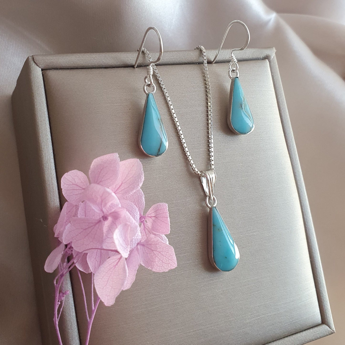 Conjunto Gota Plata con Piedra Turquesa Natural
