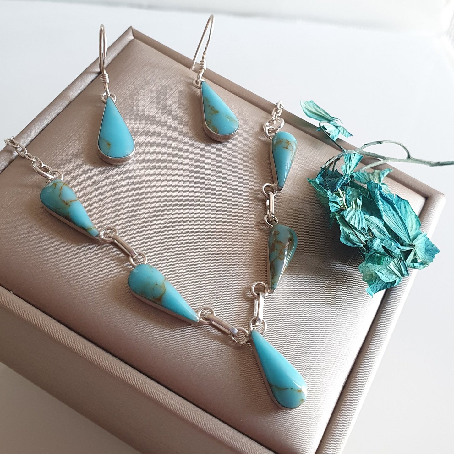 Conjunto Gota Plata con Piedra Turquesa Natural