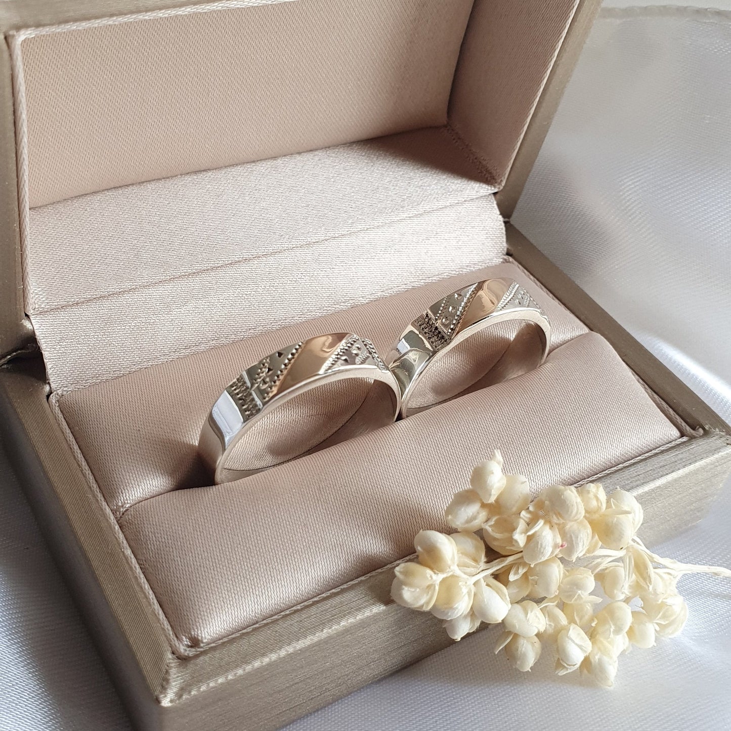 Anillo Alianza Plata con Oro 18kl - Joyas Alicanto