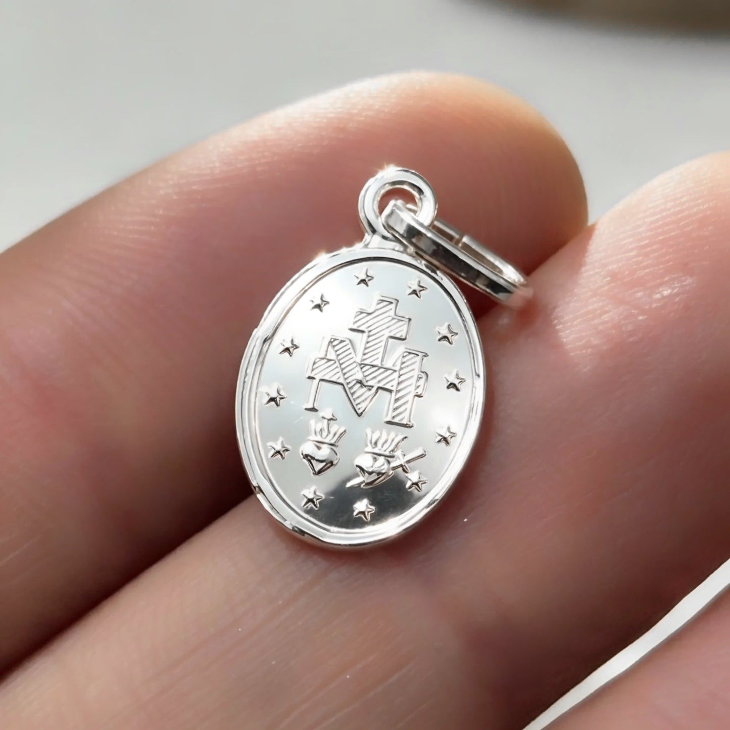 Medallita Virgen de los Rayos Plata 925 – 13 mm