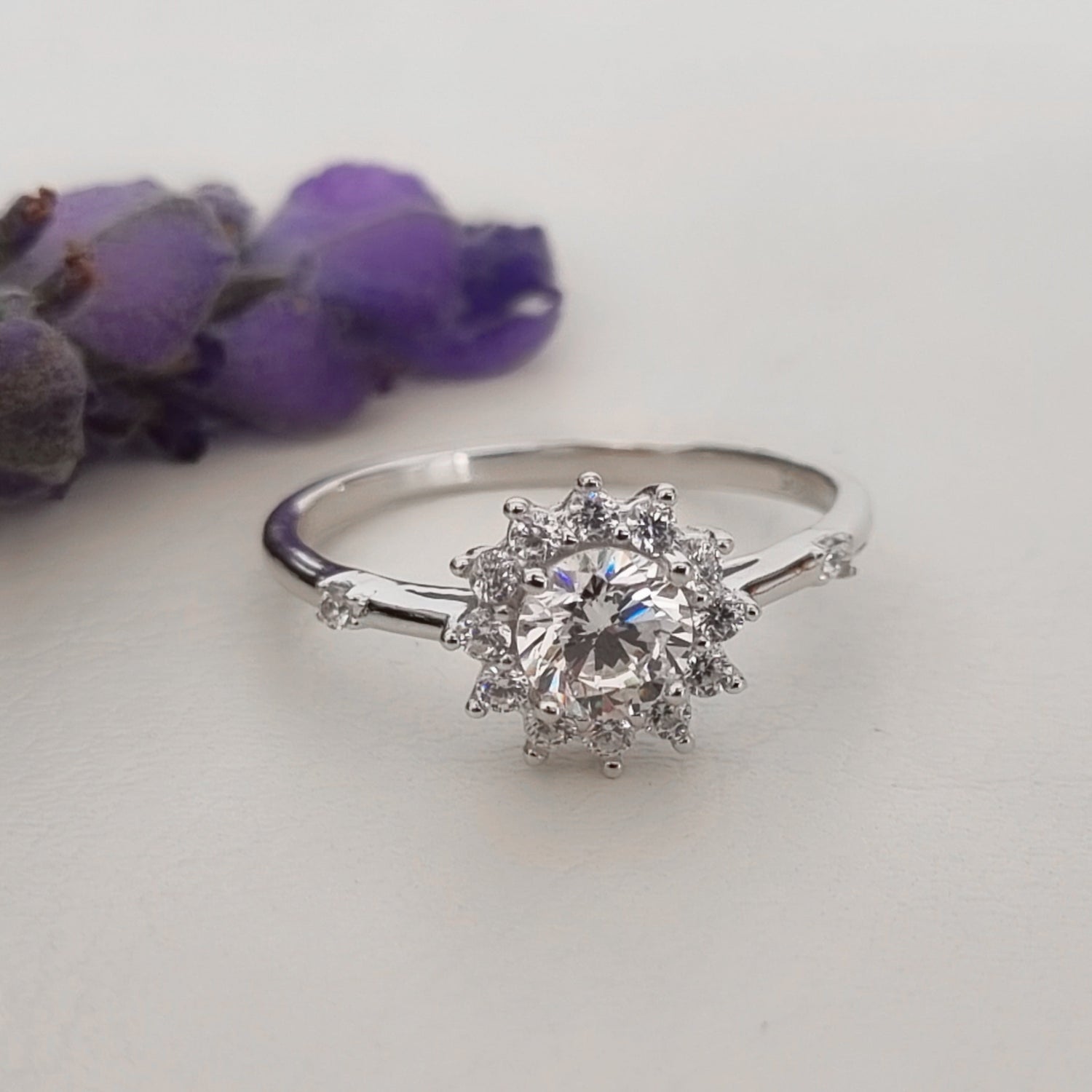 Anillos finos de plata y circones