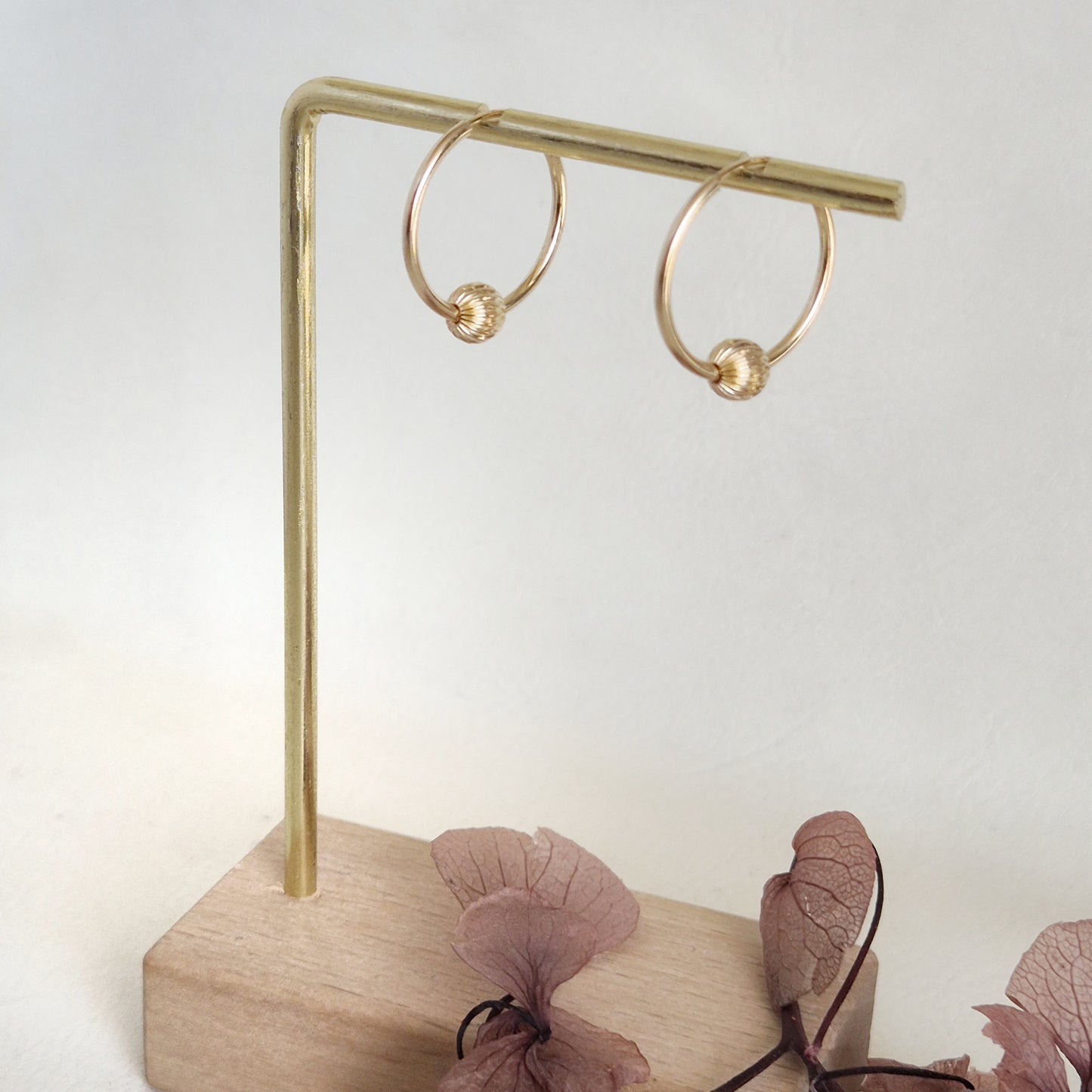 Aro Oro 14k G.F argolla con bolita facetada 17mm