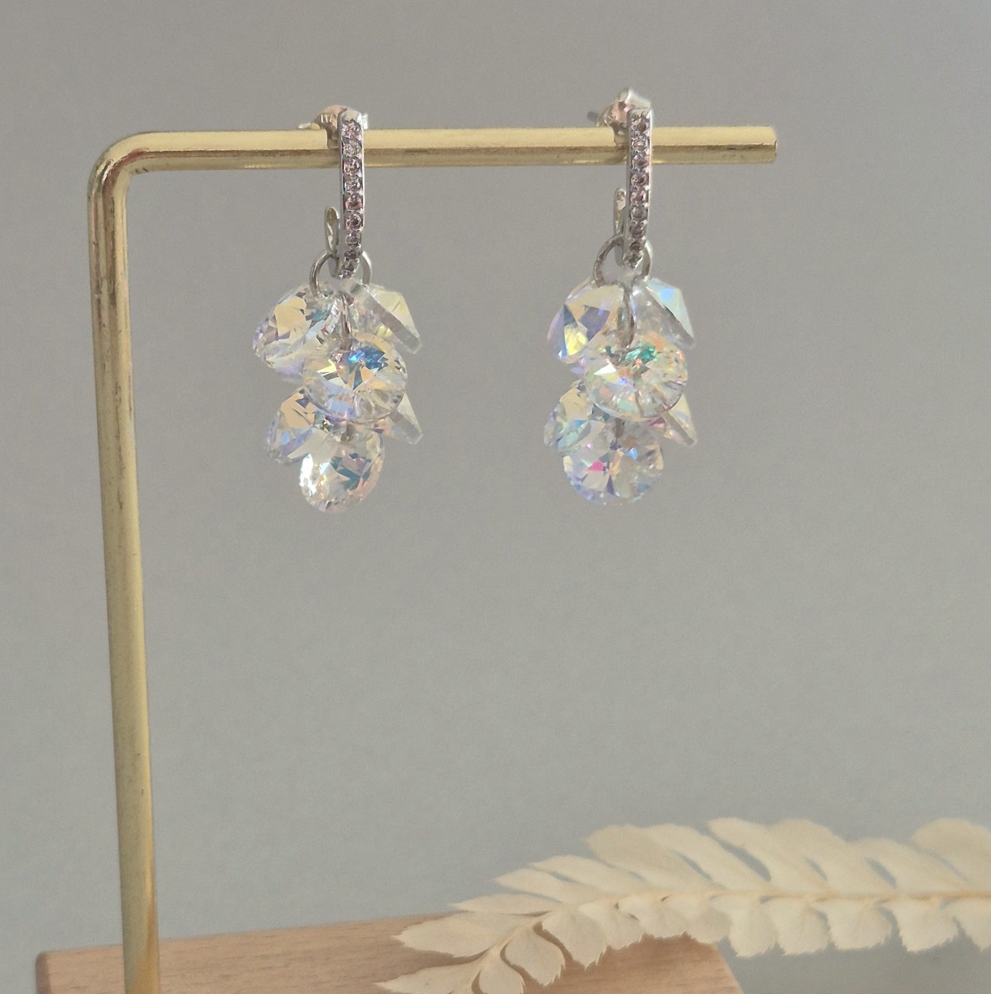 Aros de Plata 925 con 7 Cristales Redondos y Circones