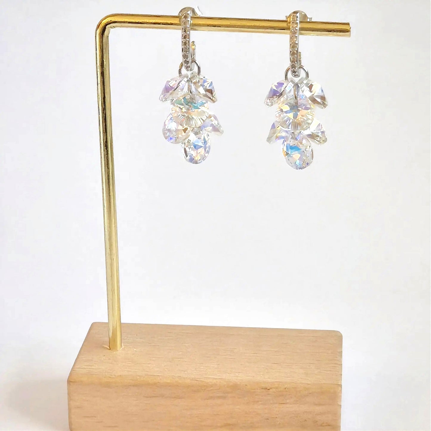 Aros de Plata con Cristales Tornasol y Microcircones | 3.5 cm