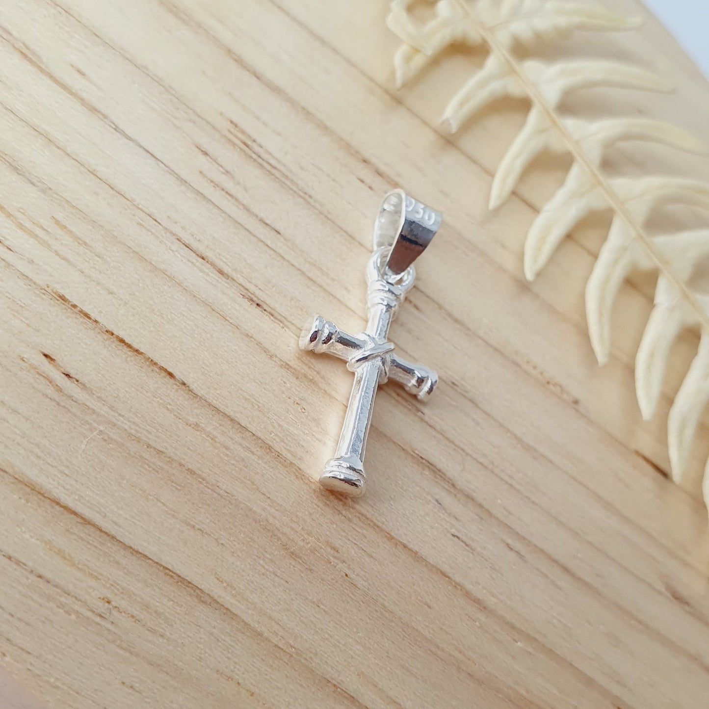 Cruz de Plata mini  15mm