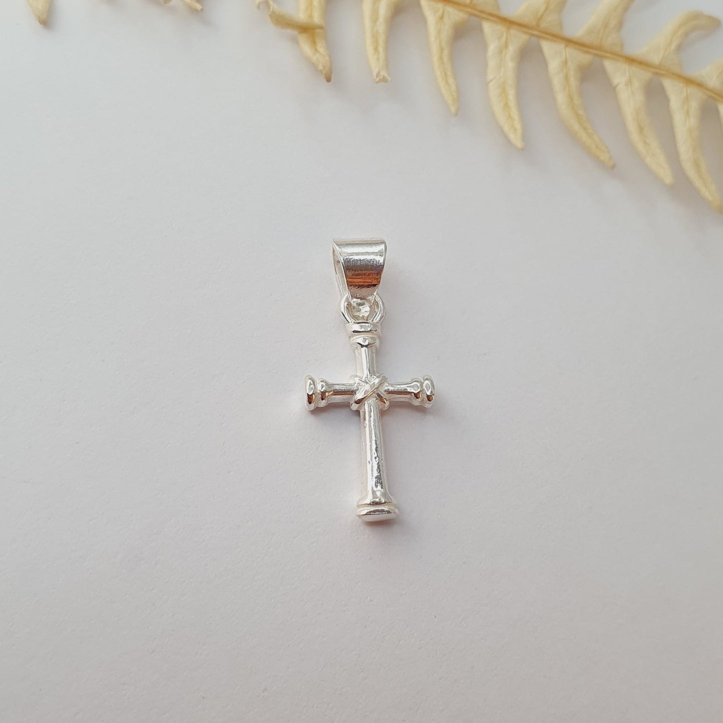 Cruz de Plata mini  15mm