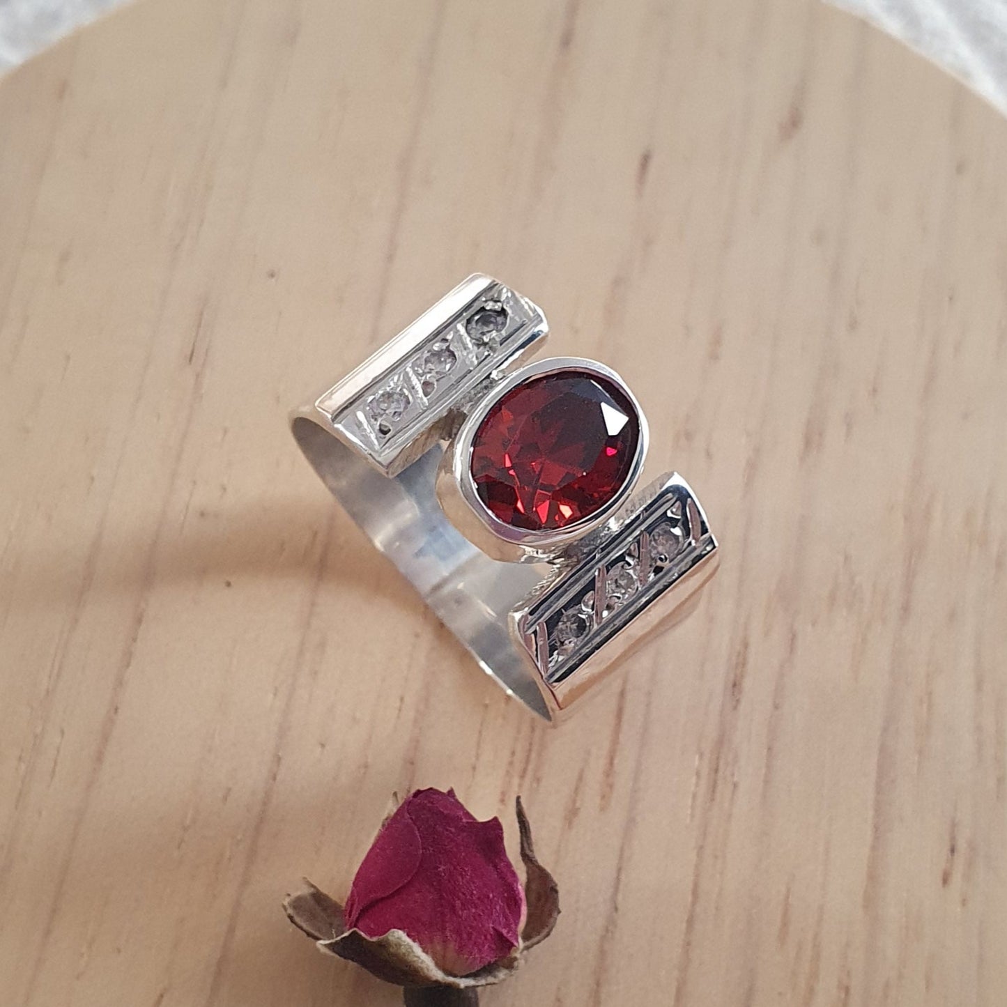 Anillo Rojo Plata con Oro 18kl.