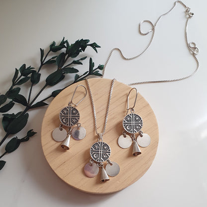 Conjunto Plata Nacional Kultrun Mapuche con Campanas. - Joyas Alicanto