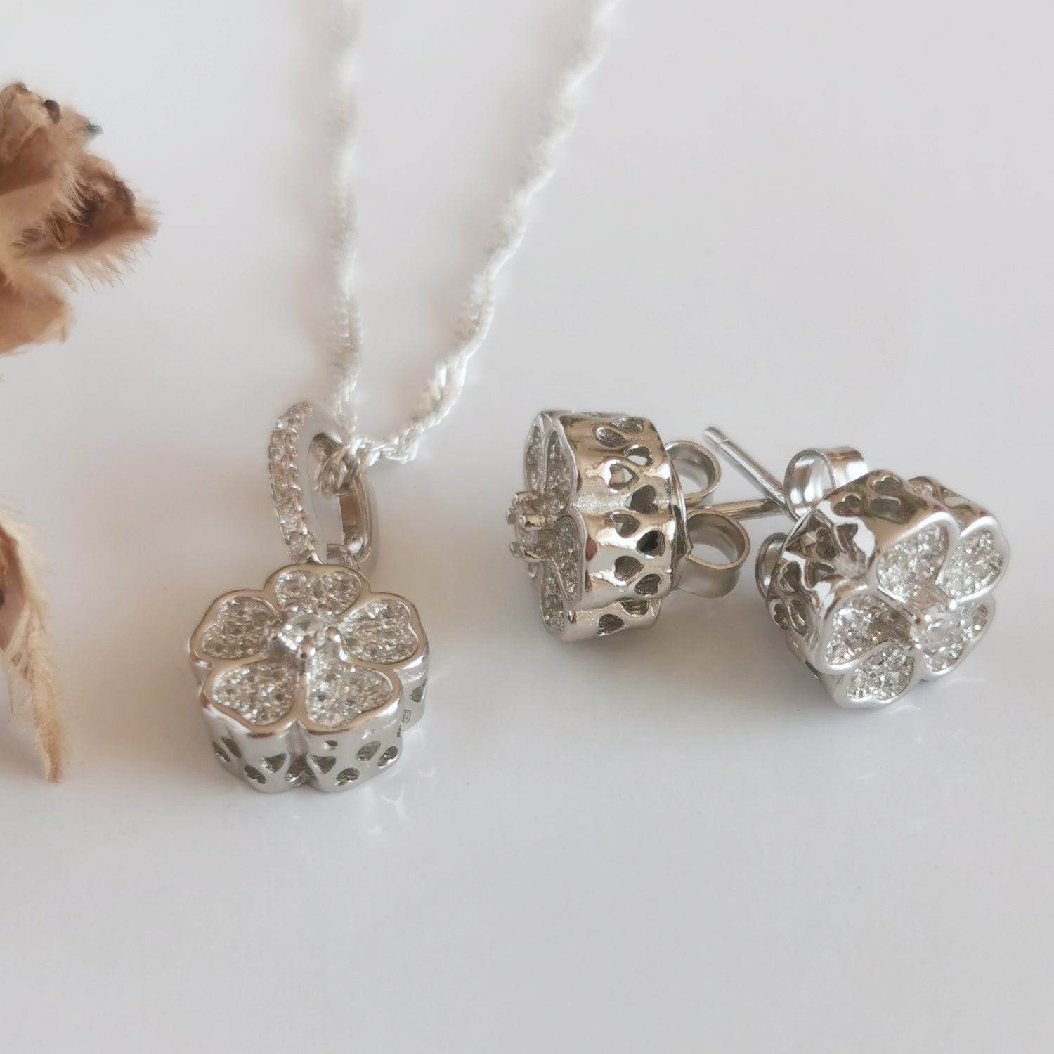 Conjunto Plata Flor con Circón - Joyas Alicanto