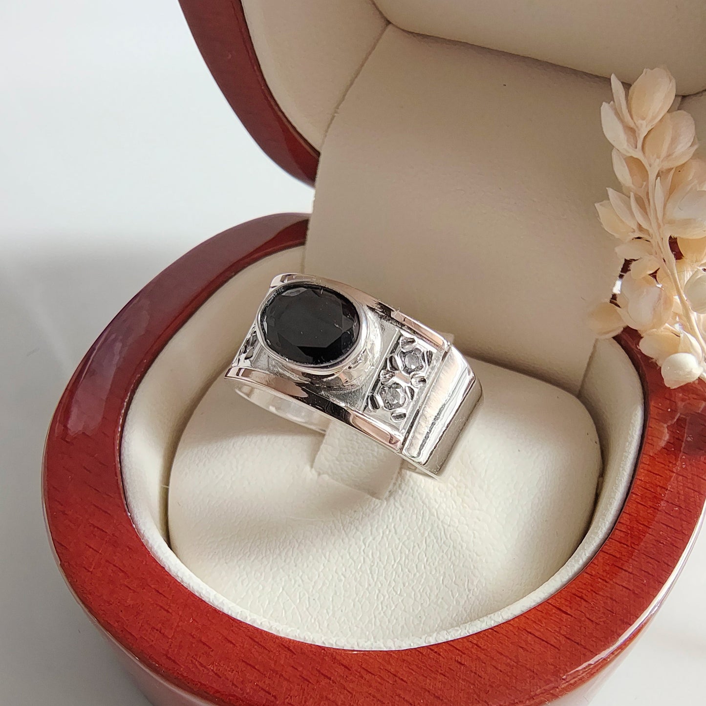 Anillo Negro Plata con Oro 18kl.
