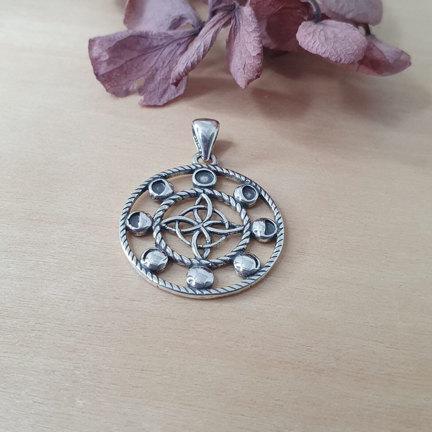 Colgante Plata Nudo de Bruja y Ciclo Lunar - Joyas Alicanto