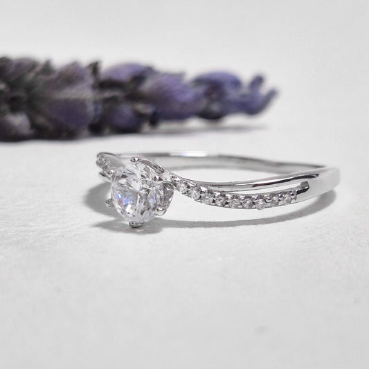 Anillo solitario de Plata 925 con circón central