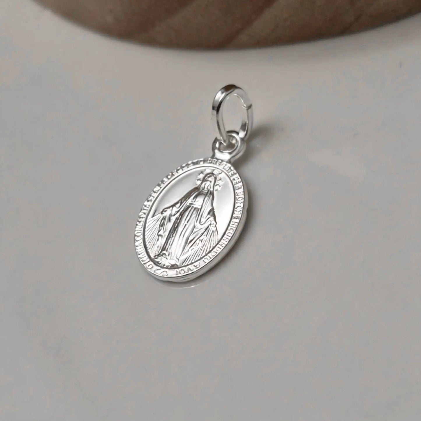 Medallita Virgen de los Rayos Plata 925 – 13 mm