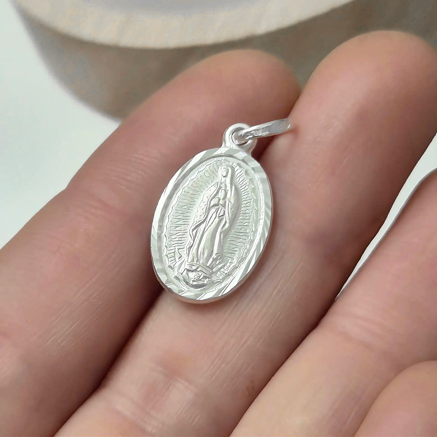 Medalla Virgen de Guadalupe en Plata 925